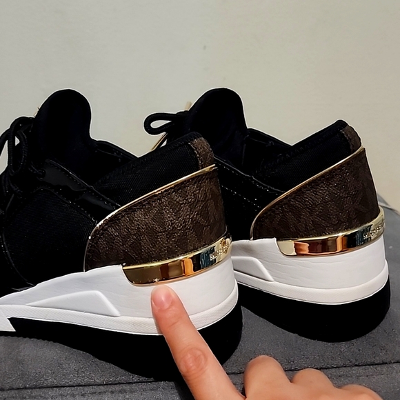 Michael Kors Shoes - Picture 8 of 11